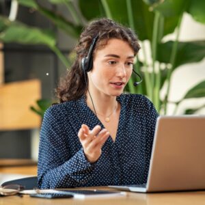 Télétravail 10 exercices simples à intégrer à votre routine pour prévenir les douleurs, améliorer votre posture et booster votre bien-être.